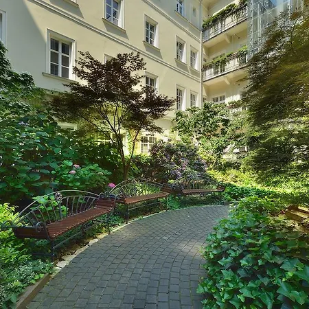 Ambiente Serviced - Palace Motesickych Appartamento Bratislava