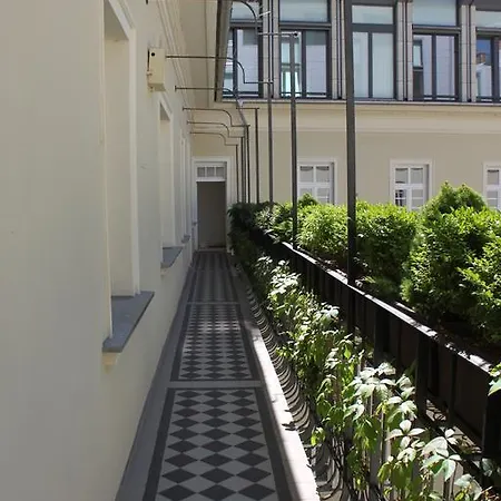 Апартаменты Ambiente Serviced - Palace Motesickych Братислава